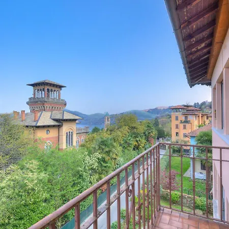 아파트 Lorenza Rooftop: Maggiore View Balcony Near - Happy